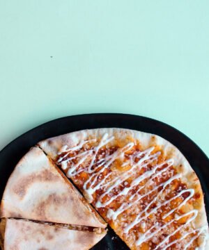 Cheese Chilli Garlic Manakeesh